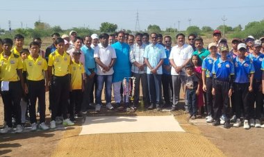 नागेश साळुंखे क्रिकेट ॲकॅडमी आयोजित पंढरपूर प्रीमियर लीग या स्पर्धेला ला सुरवात*