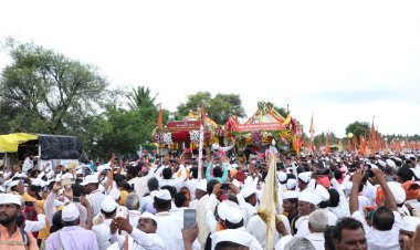 माउलीच्या पालखीचे नेत्रदीपक रिंगण आणि बंधुभेट