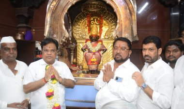 आरोग्य मंत्री प्रा.तानाजी सावंत यांनी घेतले श्री विठ्ठल रुक्मिणी मातेचे दर्शन