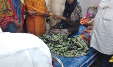 बॅरिस्टर राजाभाऊ खोबरागडे जयंतीनिमित्त पंढरपूर येथे रुग्णांना फळे वाटप*