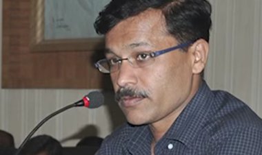 सोलापूर येथील शासकीय डॉक्टरानी घेतला आरोग्य आयुक्त मुंढे यांचा धस्का