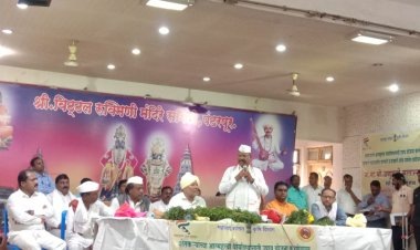 शेतकरी आत्महत्या रोखण्यासाठी वारकरी संप्रदायांनी प्रबोधन करावे