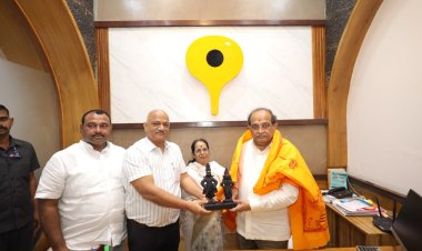 पालकमंत्री राधाकृष्ण विखे पाटील  यांनी घेतले श्री विठ्ठल रुक्मिणीमातेचे दर्शन