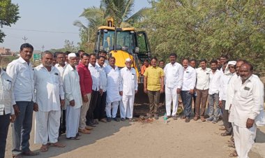 कृषी उत्पन्न बाजार समिती सभापती सोमनाथ आवताडे यांच्या हस्तेआनवली येथे रस्त्याचे भूमिपूजन संपन्न