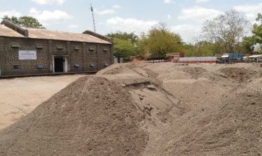 अवैध गौण खनिज उत्खनन व वाहतुकीवर महसूल प्रशासनाची कारवाई