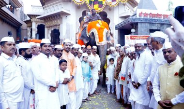 श्री एकनाथी भागवत ग्रंथाचा वैभवशाली गजारुढ ग्रंथ दिंडी सोहळा संपन्न