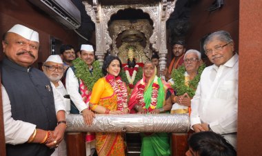 बा विठ्ठला...राज्यातील सर्व जनतेला सुखी व समाधानी ठेवून सर्वांच्या मनोकामना पूर्ण कर