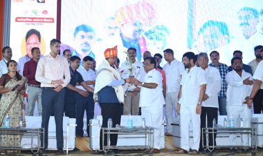 उपमुख्यमंत्री देवेंद्र फडणवीस यांची पंढरपूर येथील महाआरोग्य शिबाराला भेट*