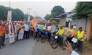 विठ्ठल नामाच्या जयघोषात  पंढरपूर ते घुमान रथ व सायकल यात्रेस प्रारंभ