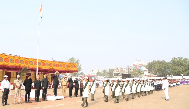 प्रांताधिकारी गजानन गुरव यांच्या हस्ते  प्रजासत्ताक दिनी ध्वजारोहण संपन्न