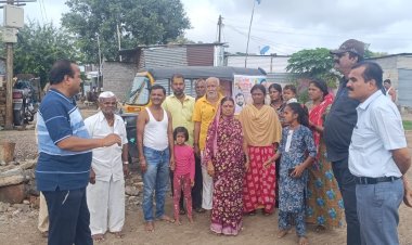 पूर परिस्थिती पाहता नदी काठावरील कुटुंबे स्थलांतरित करण्यास सुरुवात