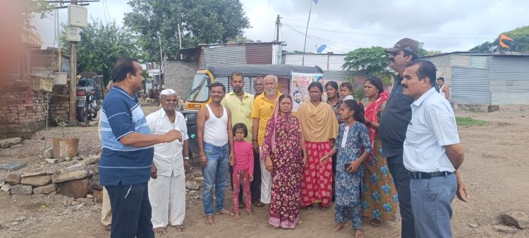 पूर परिस्थिती पाहता नदी काठावरील कुटुंबे स्थलांतरित करण्यास सुरुवात