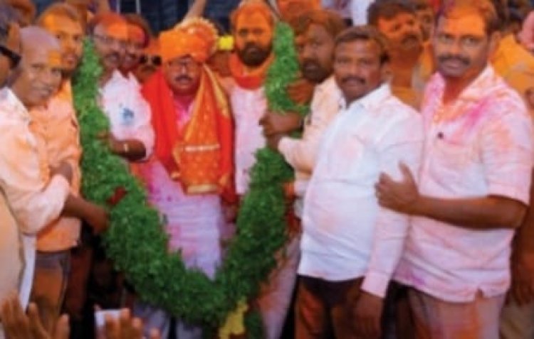 मोहोळ मतदारसंघात राजाभाऊ खरे यांनी 30 वर्षाचे रेकॉर्ड यांचा ३० हजार मताधिक्याने तोडले.