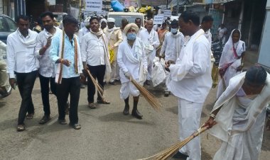 पंढरी नगरीची १००० अनुयायांकडून स्वच्छता